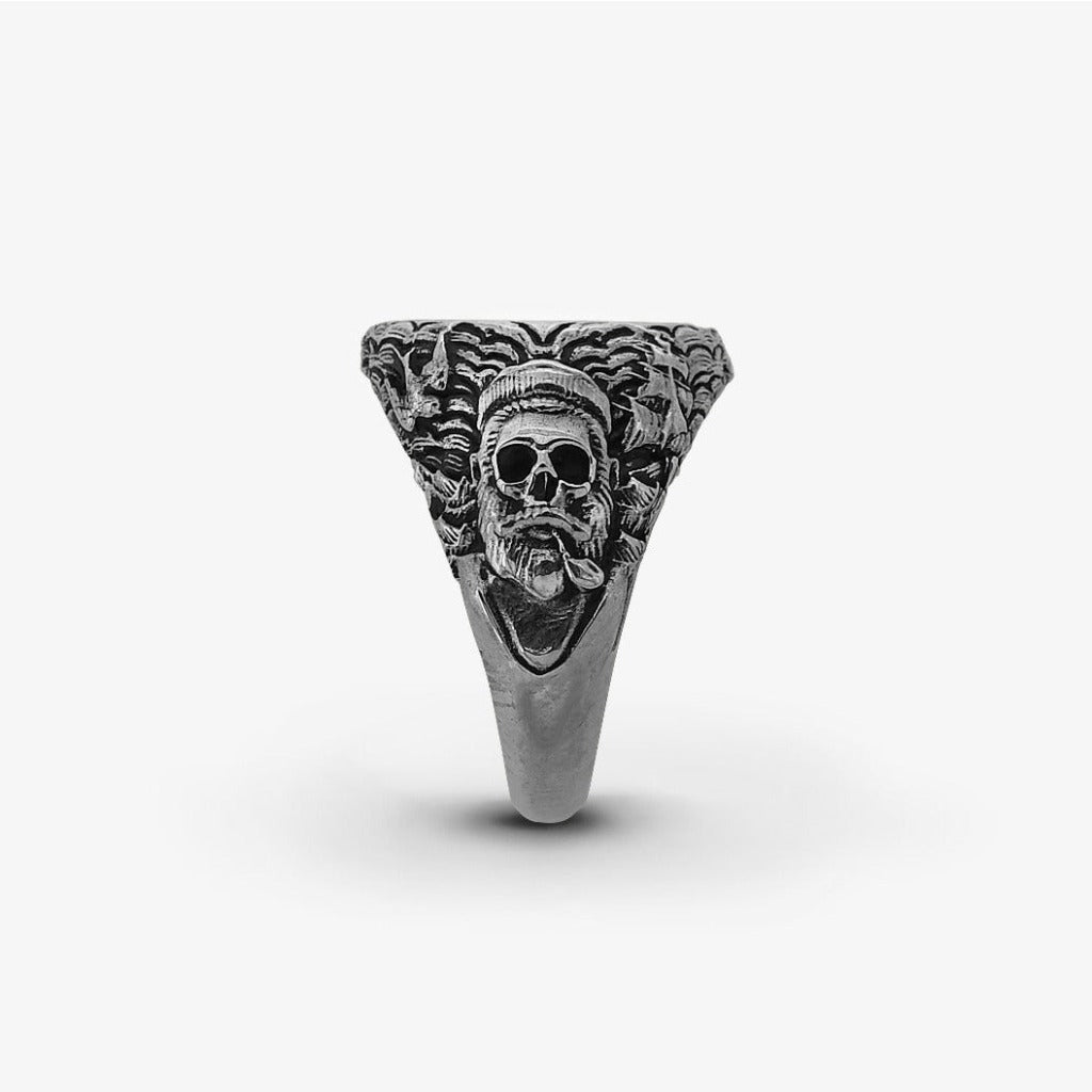 Anello Marinaio Teschio con Lettera Gotica Argento