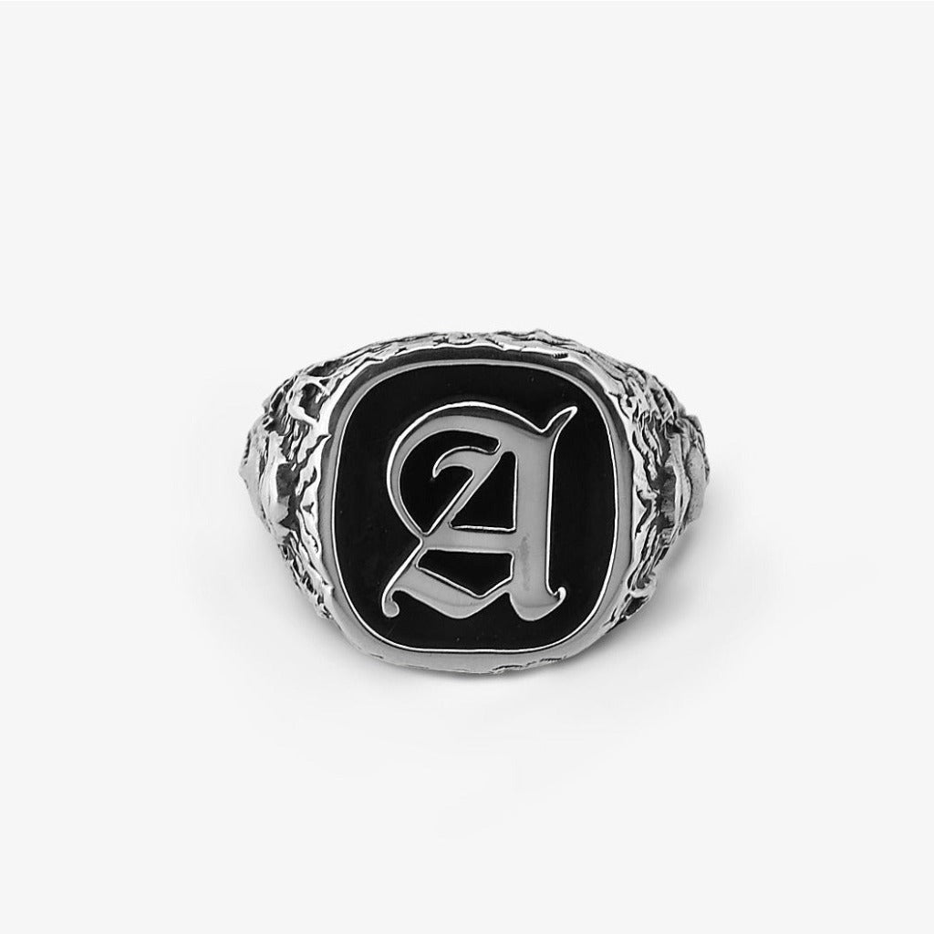 Anello Marinaio Teschio con Lettera Gotica Argento