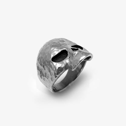 Anello Teschio Effetto Martellato Argento - Mama Schwaz