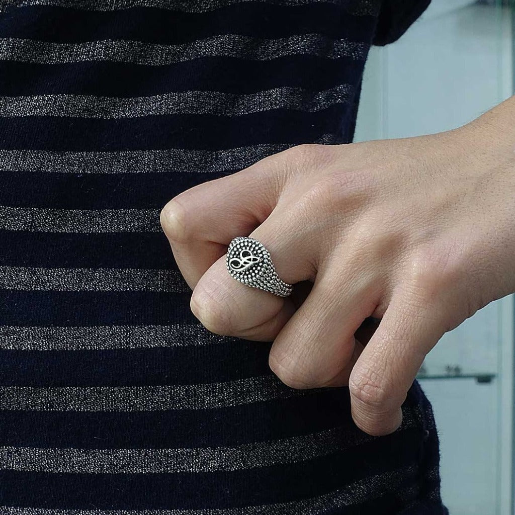 Anello Puntinato Corsivo Argento
